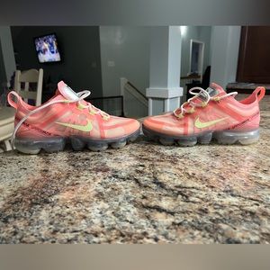 Nike Air VaporMax 2019 - Women’s Size 6 - Worn <30 min, too small for my wife